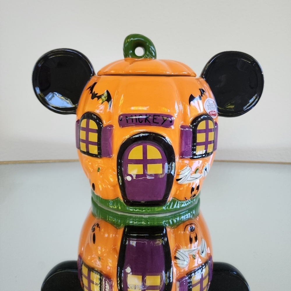 Disney Mickey Halloween Pumpkin house NEW